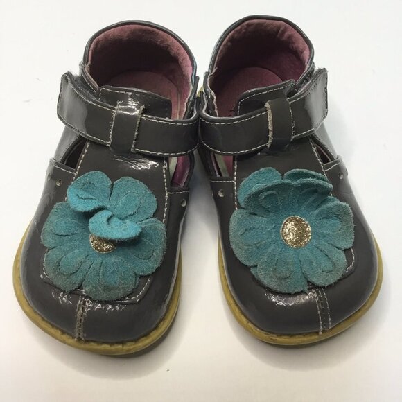 Livie & Luca Gray Blossom Shoes Size 7 - Picture 1 of 7